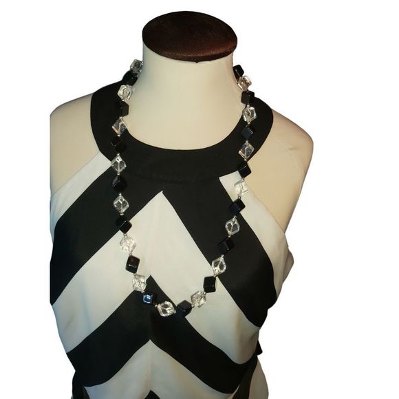 Ricki's Striped top & vintage black & white beaded necklace - Picture 2 of 5